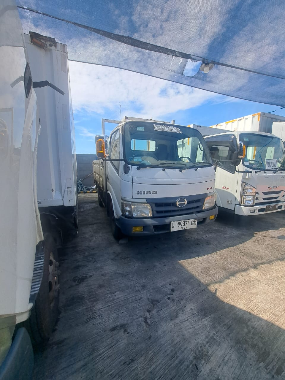 Hino Dutro 300 RE61